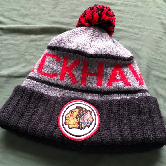 Chicago Blackhawks beanie - Picture 1 of 2